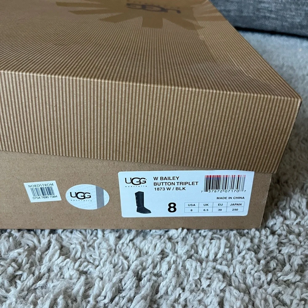 Ugh Women’s Bailey Button Triplet Boot - Picture 6 of 7